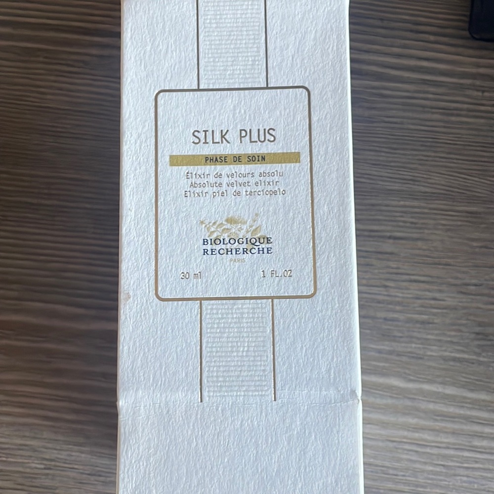 Brand new never used finishing serum Silk plus! Biologique recherche!!New in box